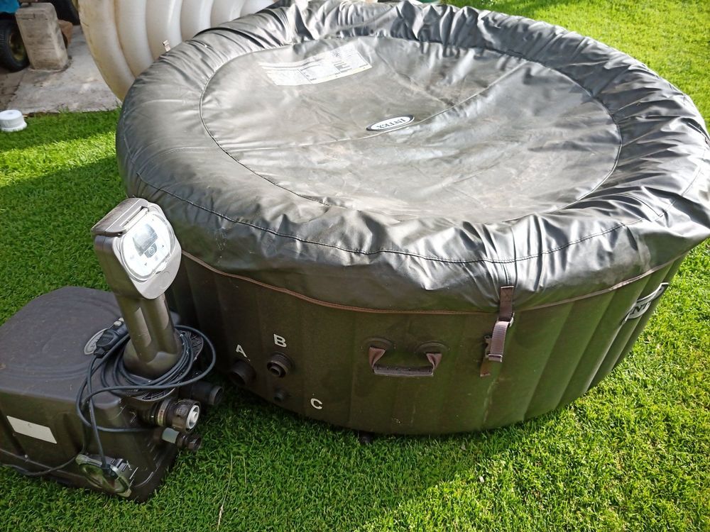 Jakuzzi Pure Spa Intex Wirlpool Pool (Gebraucht) in Bischofszell für ...