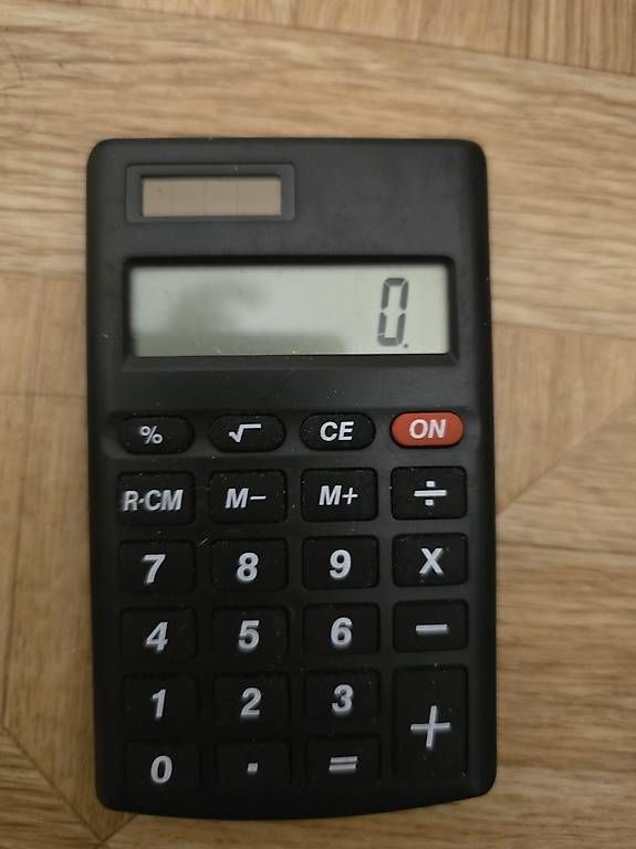 Calculatrices: kleiner Taschenrechner – D'occasion à Bern par jon_b2qr