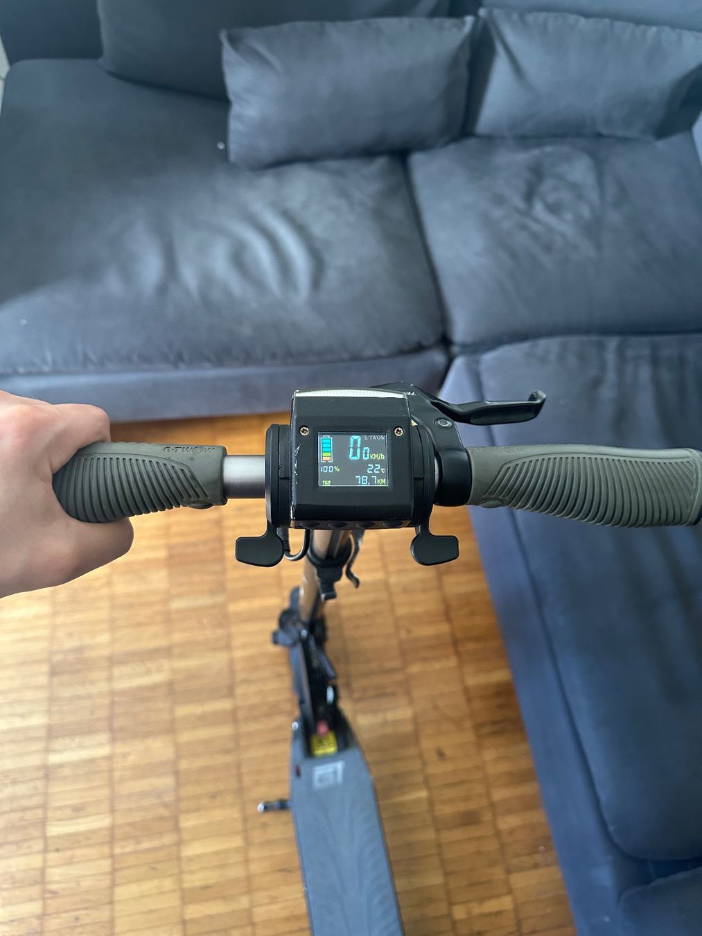 Scooter: E-scooter E Twow Sehr Schnell – Usato da Zürich venduto da pih_qm9l 1