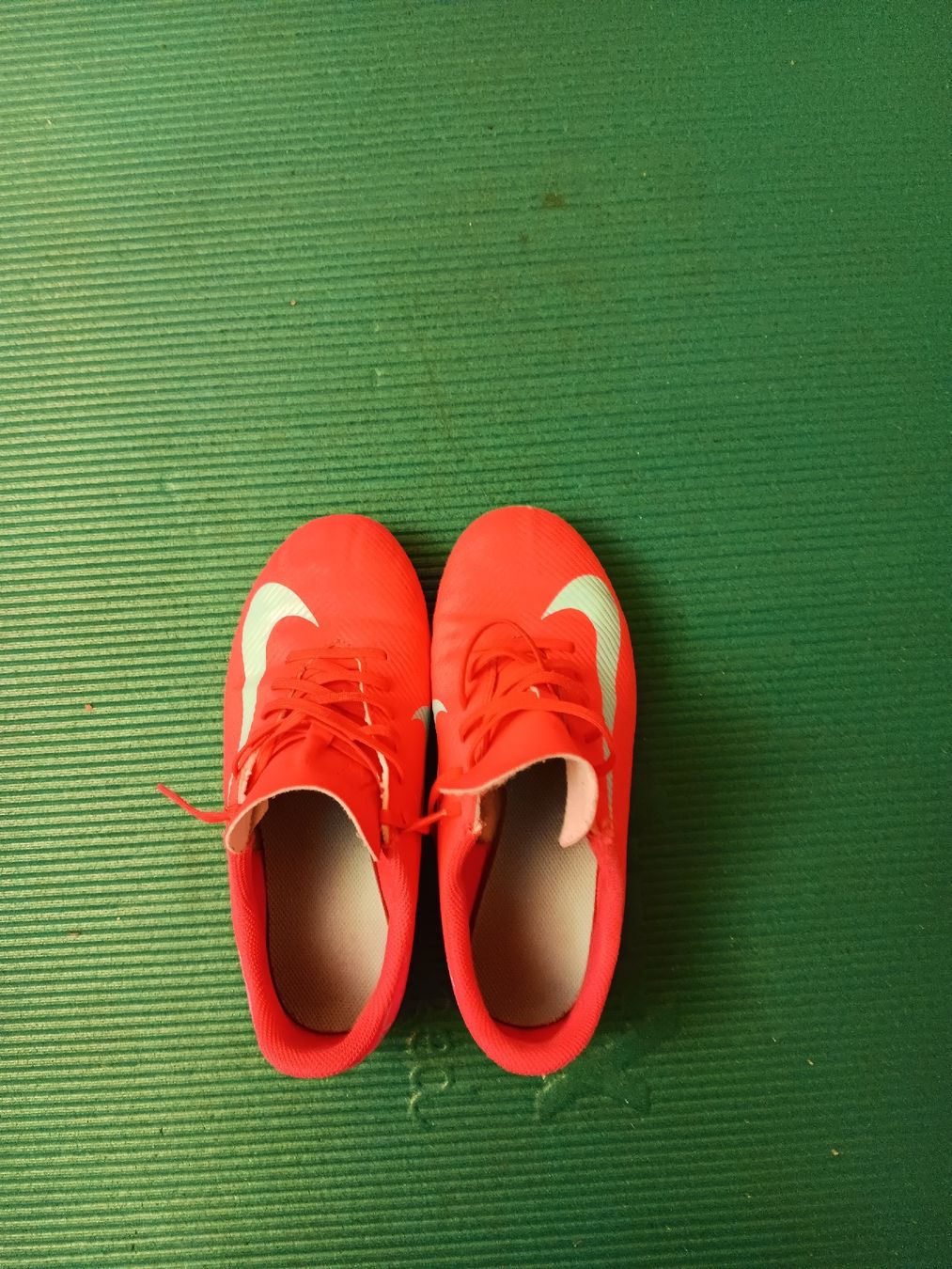 Scarpe per ragazzi: Nike Fussball schuhe  – Usato da Luzern venduto da Gegi5