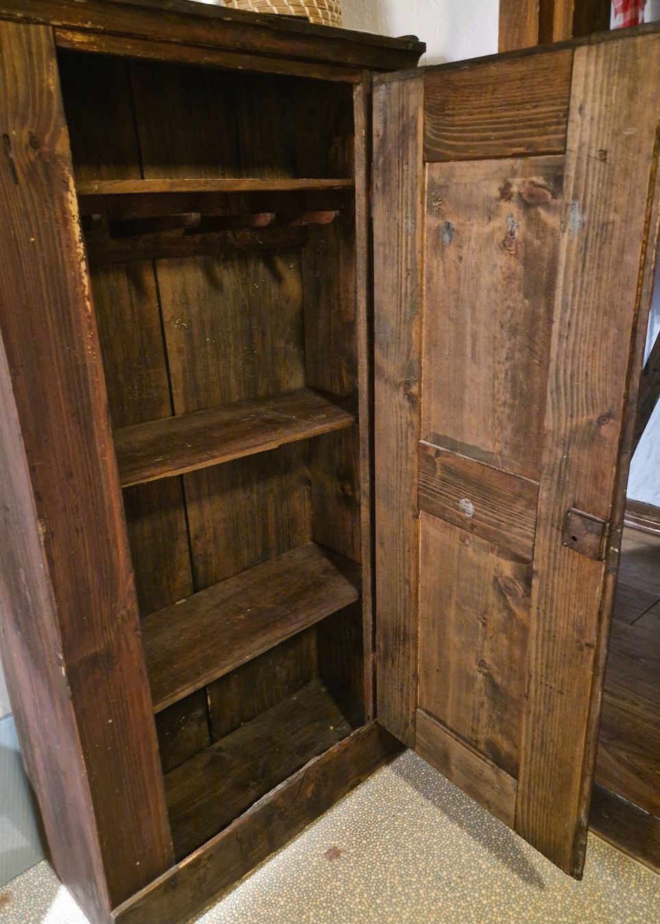 Schränke: Alter Holzschrank mit Tablaren – Gebraucht aus Heimiswil von Windspiel145 2