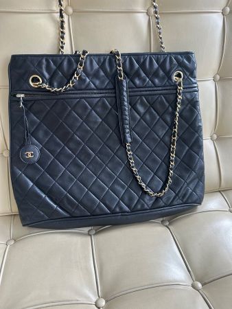 Chanel Vintage Shopper