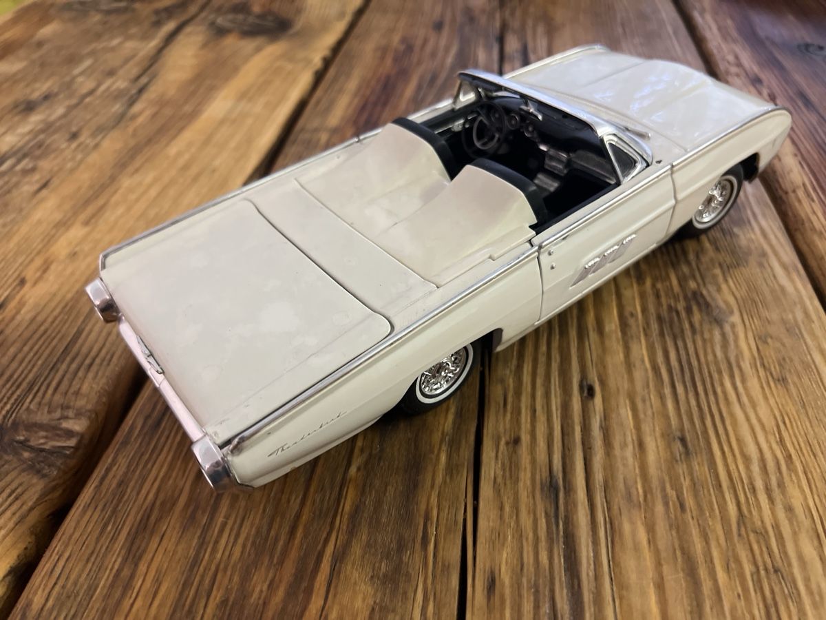 Ford Modellini d'auto: Ford Thunderbird 1963 Modellauto Weiss - 1:18 – Usato da Umiken venduto da mar_p7n9 2