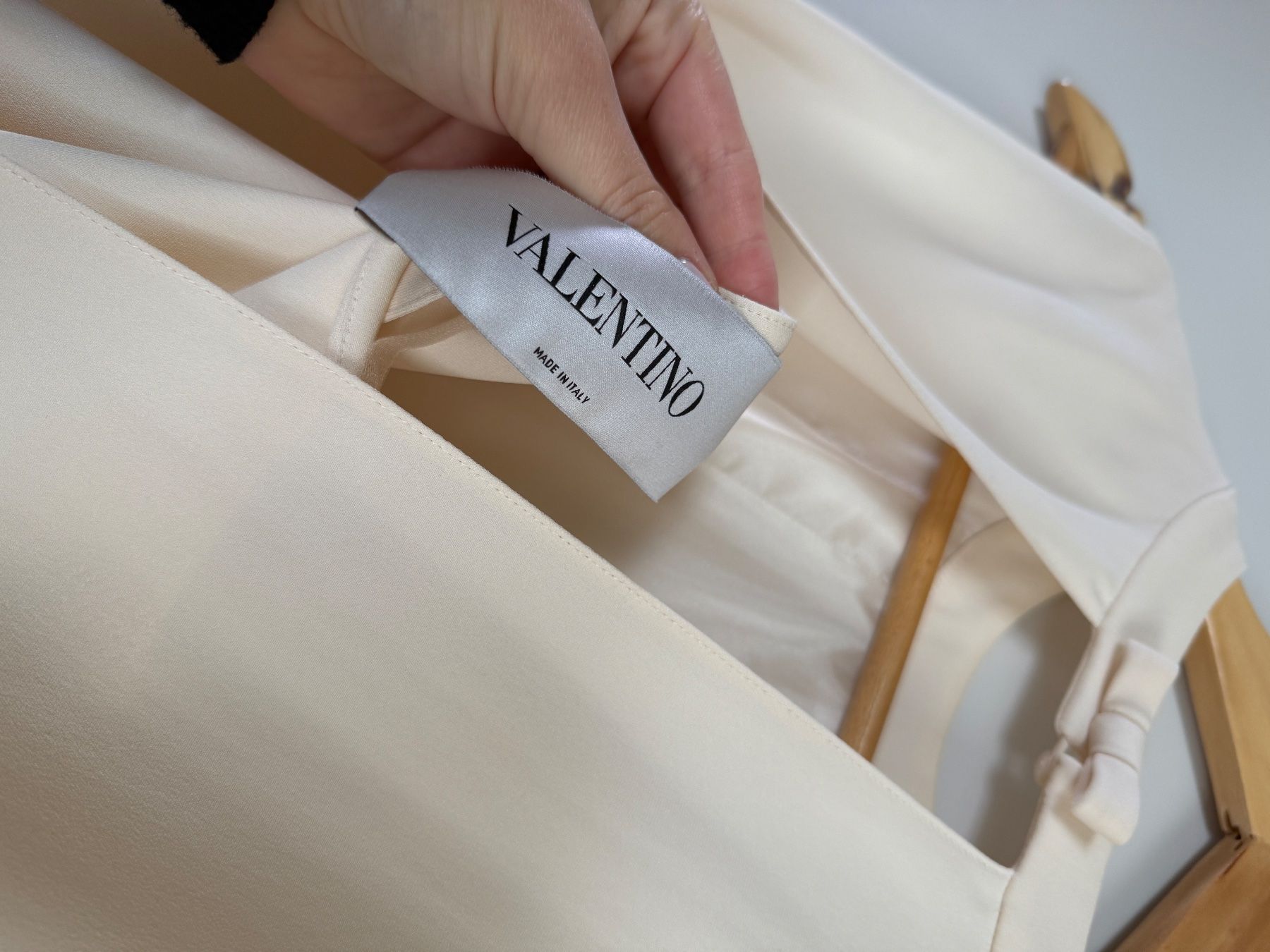 Valentino Vestiti: Valentino cape dress – Usato da Schindellegi venduto da Kar_5zrb 1