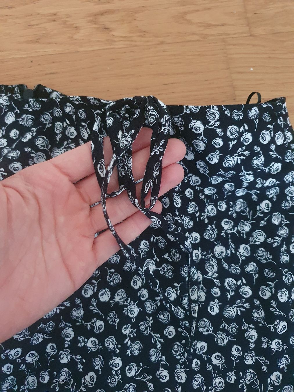 Gonne: Minirock schwarz weiss – Usato da Moosseedorf venduto da Sonnenschein.. 2