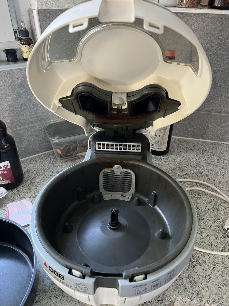 Elettrodomestici da cucina: Friteuse SEB actifry – Usato da Sonceboz-Sombeval venduto da Dino695 5