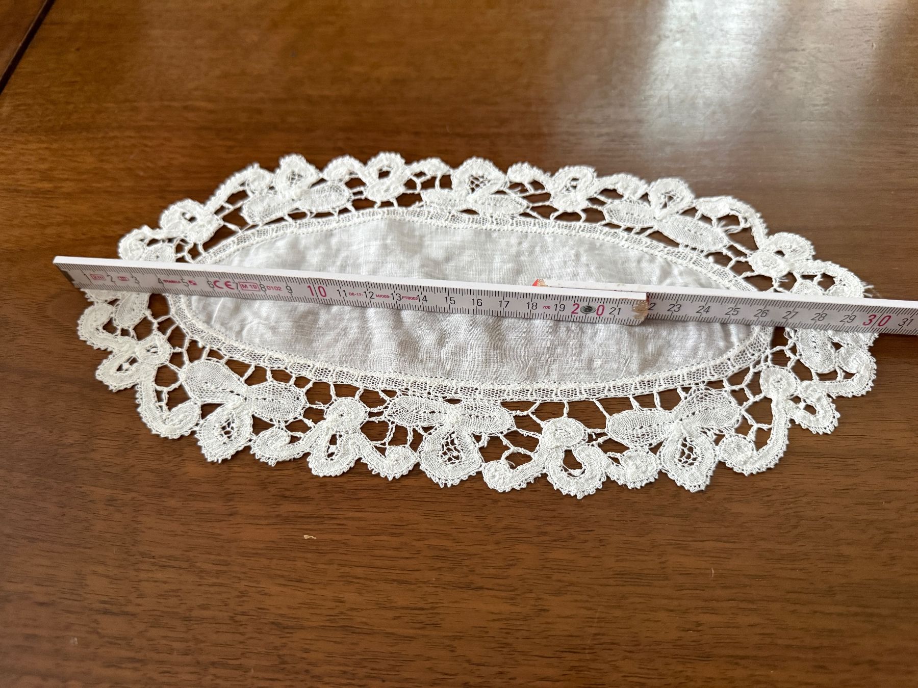 Autre linge de table: 4 Deckchen Set oval mit Spitzenbordüre gebraucht – D'occasion à Erstfeld par Mario_boe0 4