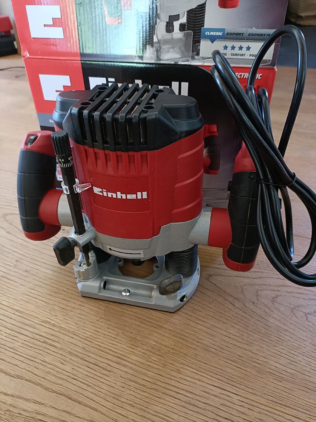 Einhell Tutte le macchine: einhell oberfräse TC-RO 1155 E – Usato da Magglingen/Macolin venduto da Rmitalles