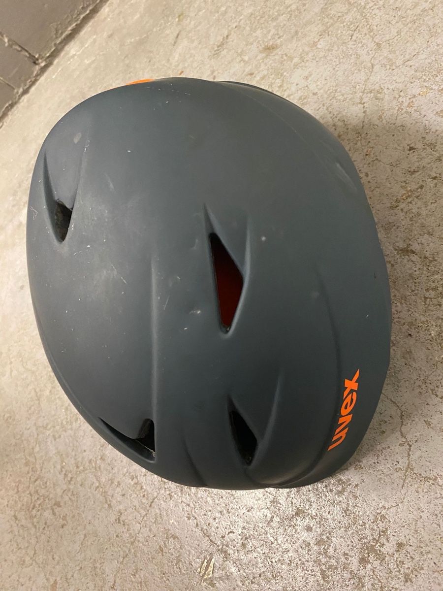 Uvex Caschi: Uvex Helmet grey size L used condition – Usato da Glattbrugg venduto da fab_7hkd