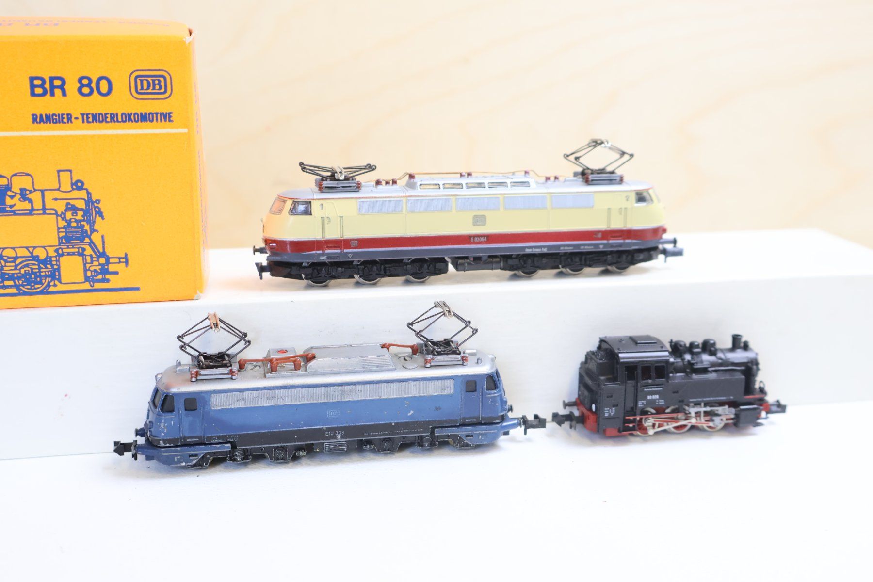 Roco Modelleisenbahnen: Roco/Arnold 3 x Loks - Spur N – Gebraucht aus Winterthur von Monstera 1