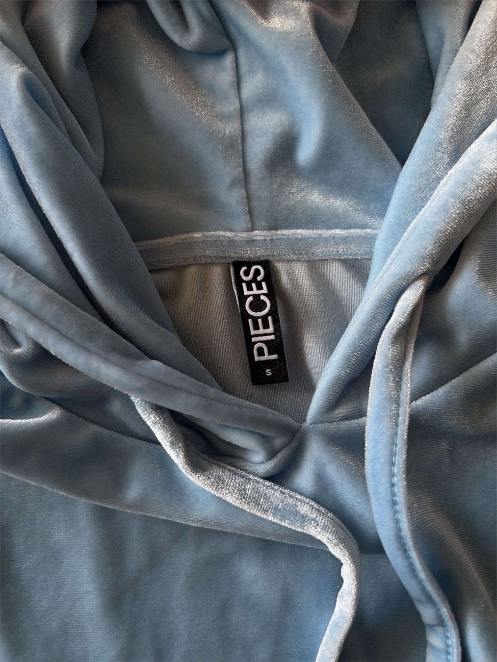 Pieces Pullover & Sweatshirts: Kapuzenpullover Samt hellblau Grösse S – Neu (gemäss Beschreibung) aus Thundorf von pag_9852 1