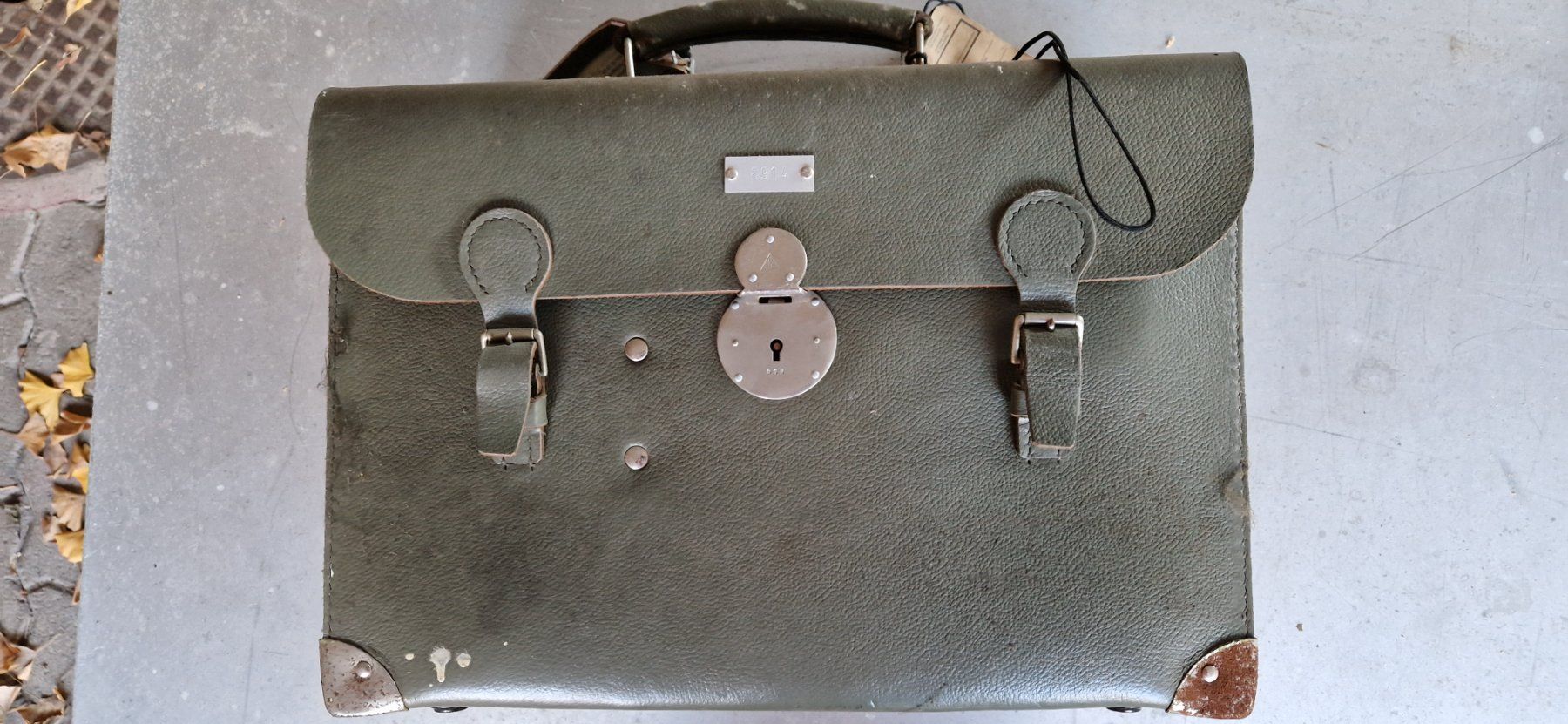 Valigie: Arztkoffer original Schweizer Armee mit Inhalt 1979 – Usato da Spiegel b. Bern venduto da oplo01
