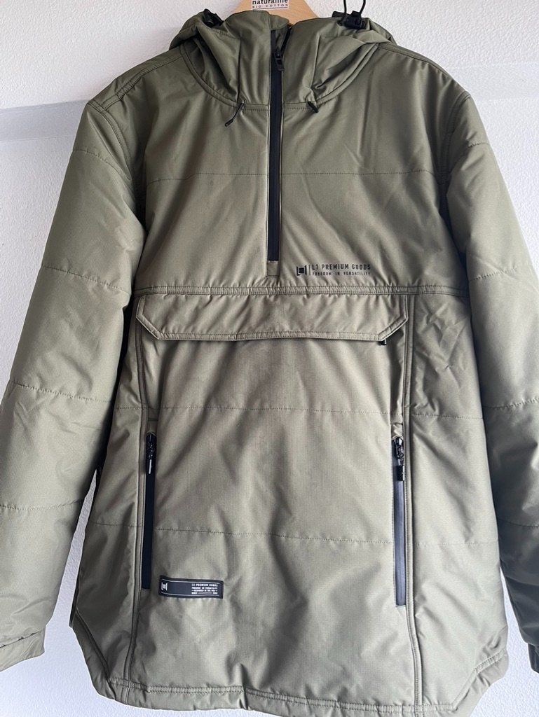 Jacken: Snowboardjacke neuwertig – Neu (gemäss Beschreibung) aus Biel/Bienne von rebl_style
