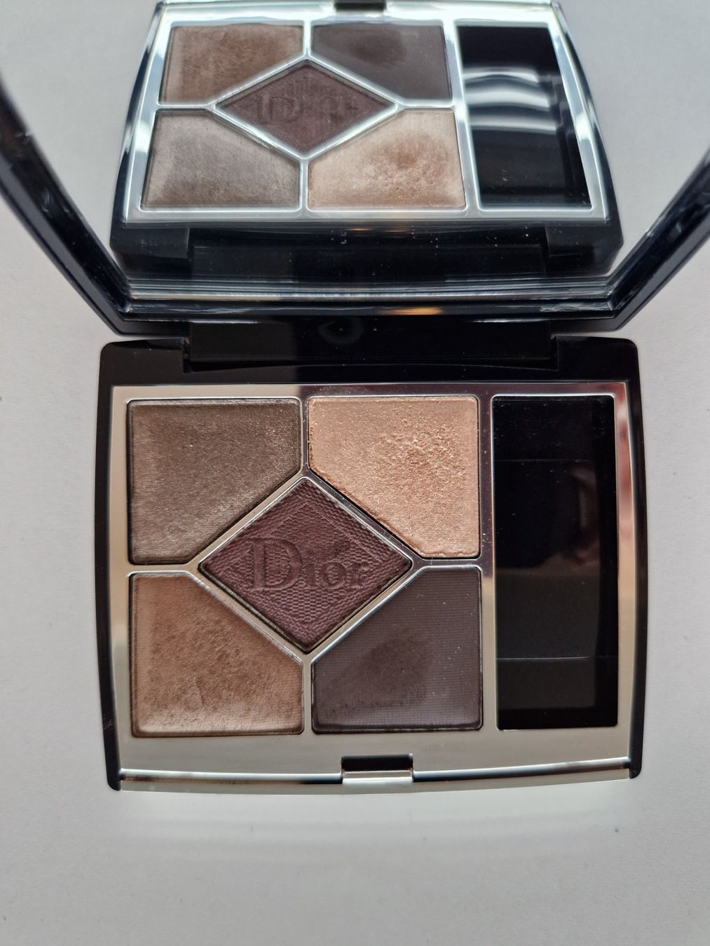 Dior Make-up: Dior Eyeshadow Palette in 599 New Look – Nuovo (secondo la descrizione) da Zürich venduto da swe_vr2x