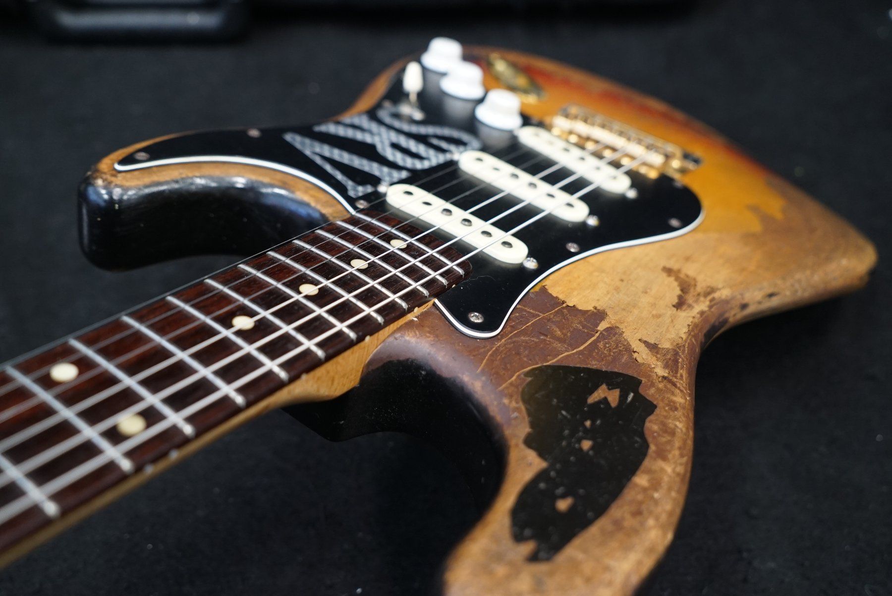 Fender Strumenti musicali: Rocketfire SRV #1 Stratocaster®, Gitarren Total Selected – Usato da Ortschwaben venduto da Musictrade 4