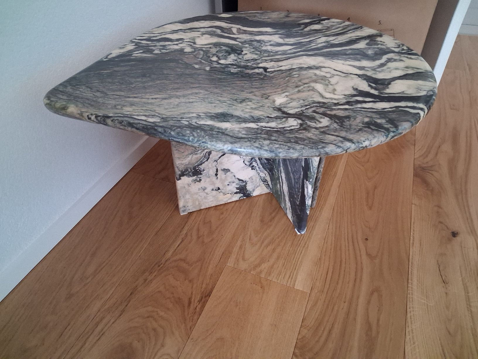 Tables: Steintisch – D'occasion à Bretzwil par 2cv0