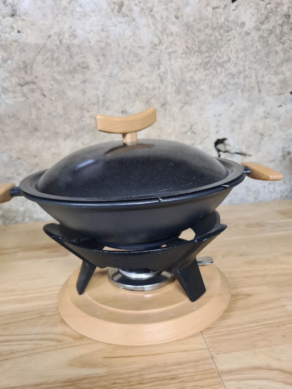 Grils: Wokeset, Tischgrill mit Rechaud – D'occasion à Waldkirch par Hypertenuse