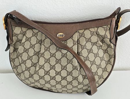 Gucci Vintage Oval Umhängetasche aus Leder Braun/Grau