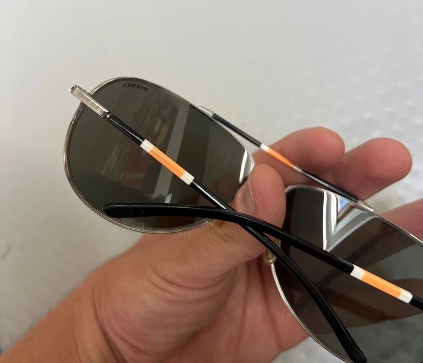 Diesel Brillen & Gläser: Lunettes de soleil DIESEL aviateur argentées – Gebraucht aus Troistorrents von ami_mzq5 2