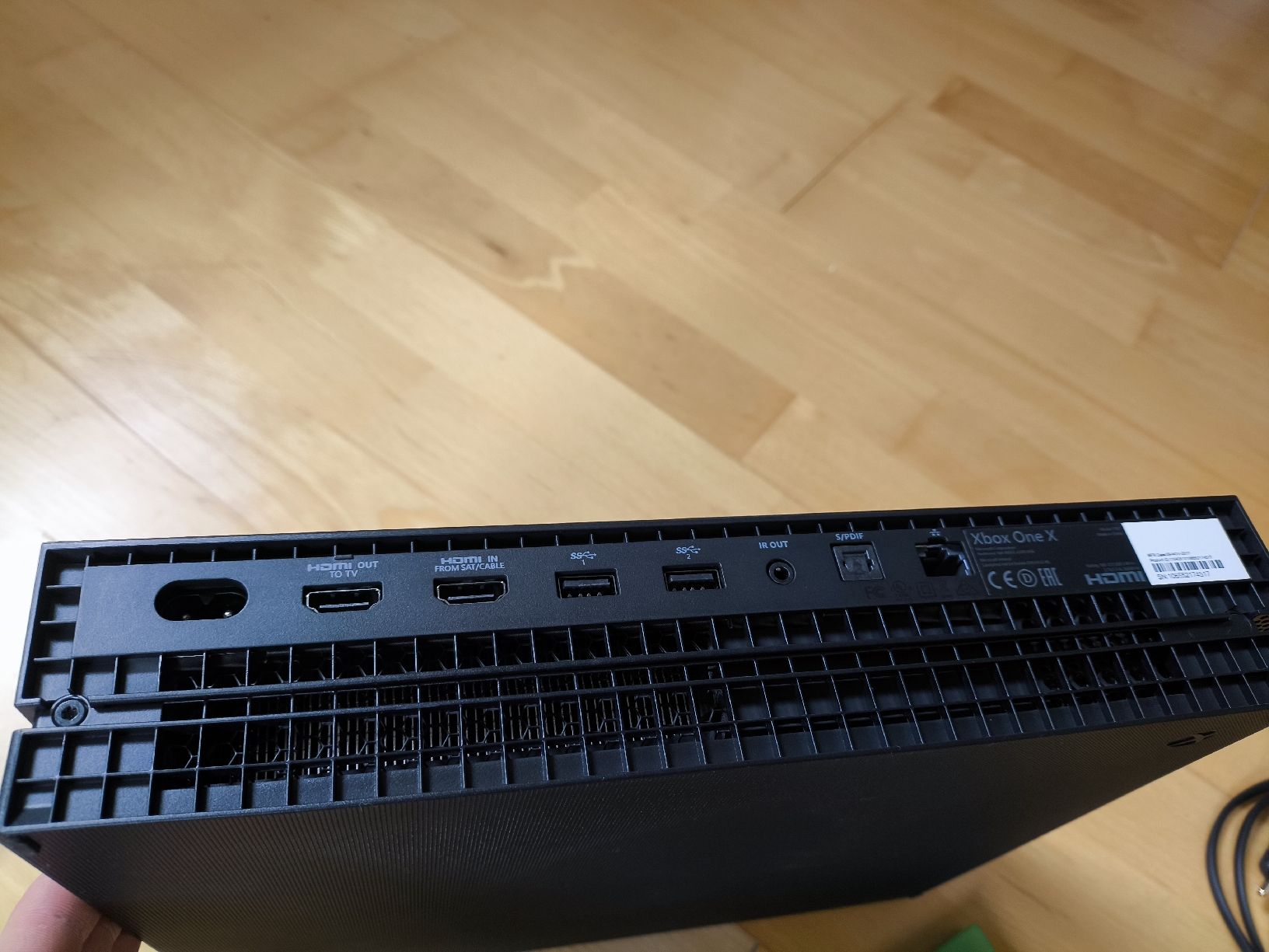 Microsoft Console: Xbox One X 1TB 2 Controller mit Akku und Ladestation  – Usato da Weggis venduto da TNT14 2