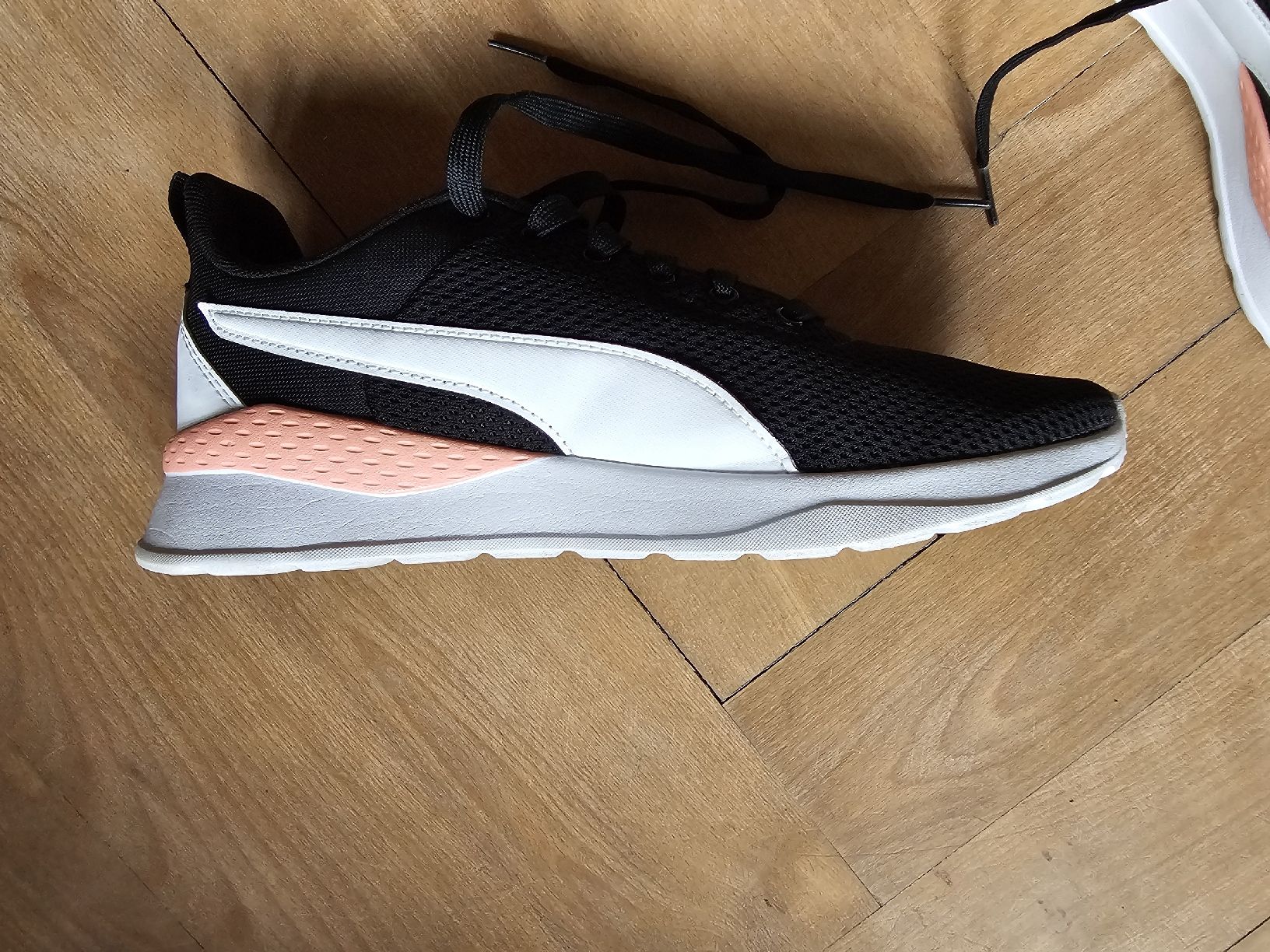 Puma Damenschuhe: Puma Sportschuhe Grösse 40 – Gebraucht aus Wald ZH von Grappe 8
