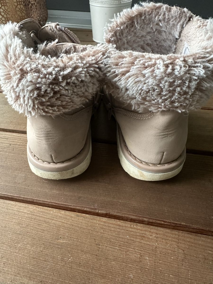 Schuhe für Mädchen: Winterstiefel Gr. 34 – Gebraucht aus Ostermundigen von Clood 1