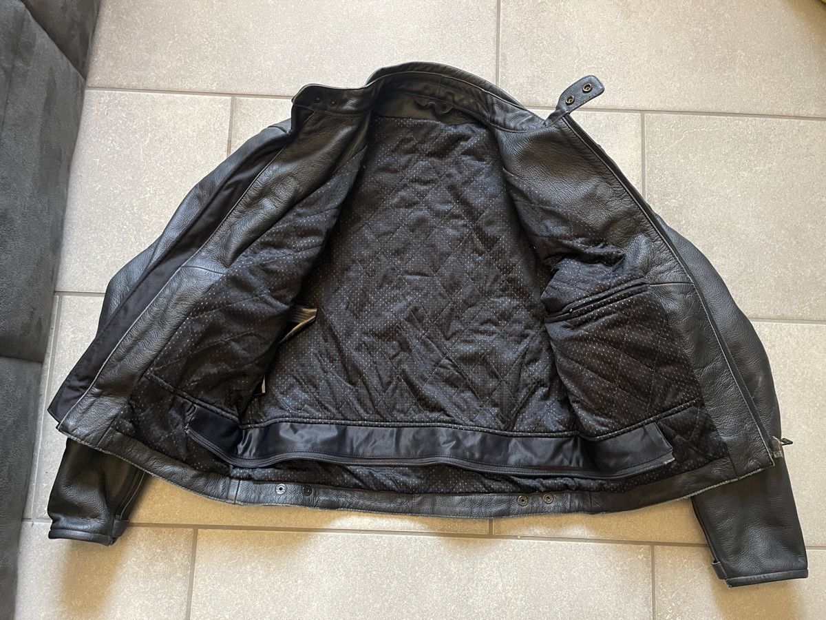 IXS Lots de vêtements: 2-teilige iXS Motorrad-Lederkombi – D'occasion à Unterseen par Leopuston 2