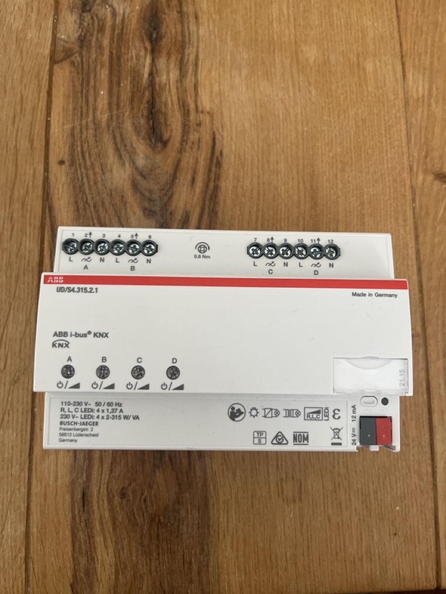 ABB Elektronikbauteile: ABB KNX Universal-Dimmaktor UD/S4.315.2.1 – Gebraucht aus Zürich von ila_nbb6