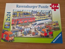 Ravensburger Puzzle 2x24 Teile Bahnhof mit Zugmotiv 4+ Jahre
