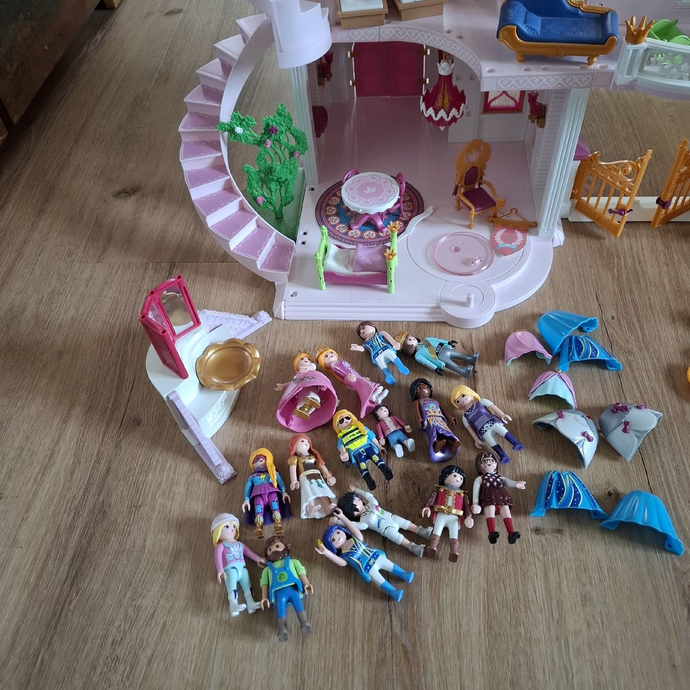 Playmobil Case e mobili per bambole: Playmobil Princess Schloss uvm. – Usato da Bülach venduto da JAYA379 4