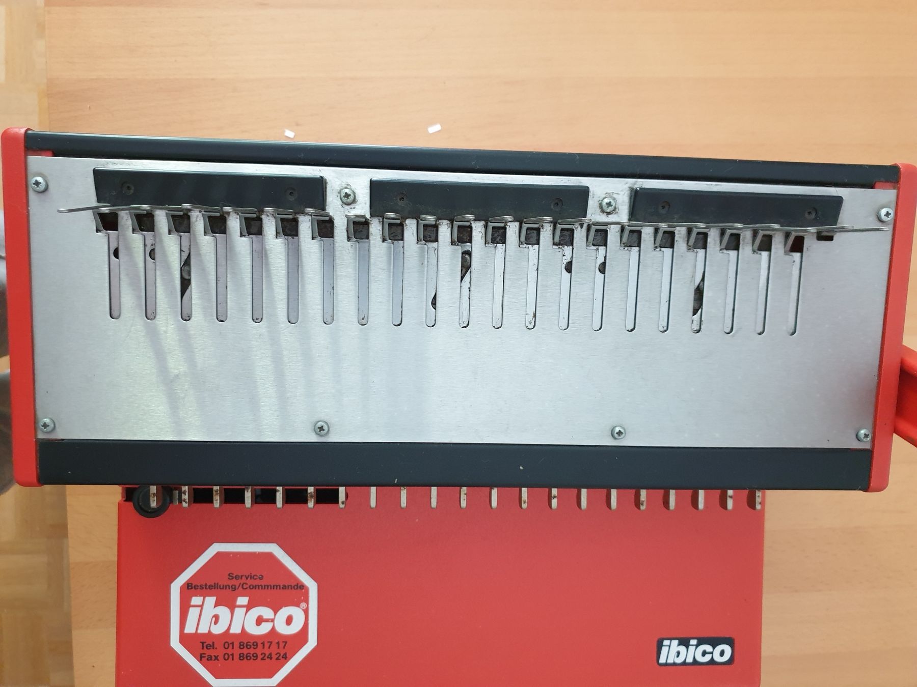 Ibico Macchine rilegatrici: Bindemaschine IBICO inkl. Züberhör – Usato da Gelterkinden venduto da Macrameed 1