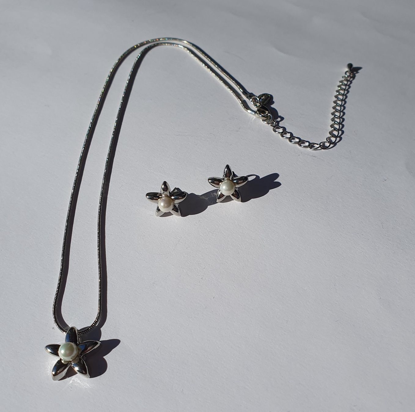 Ketten: Schmuckset silber mit Perlen - Kette, Anhänger & Ohrstecker – Neu (gemäss Beschreibung) aus St. Margarethen TG von Schachmatt 2