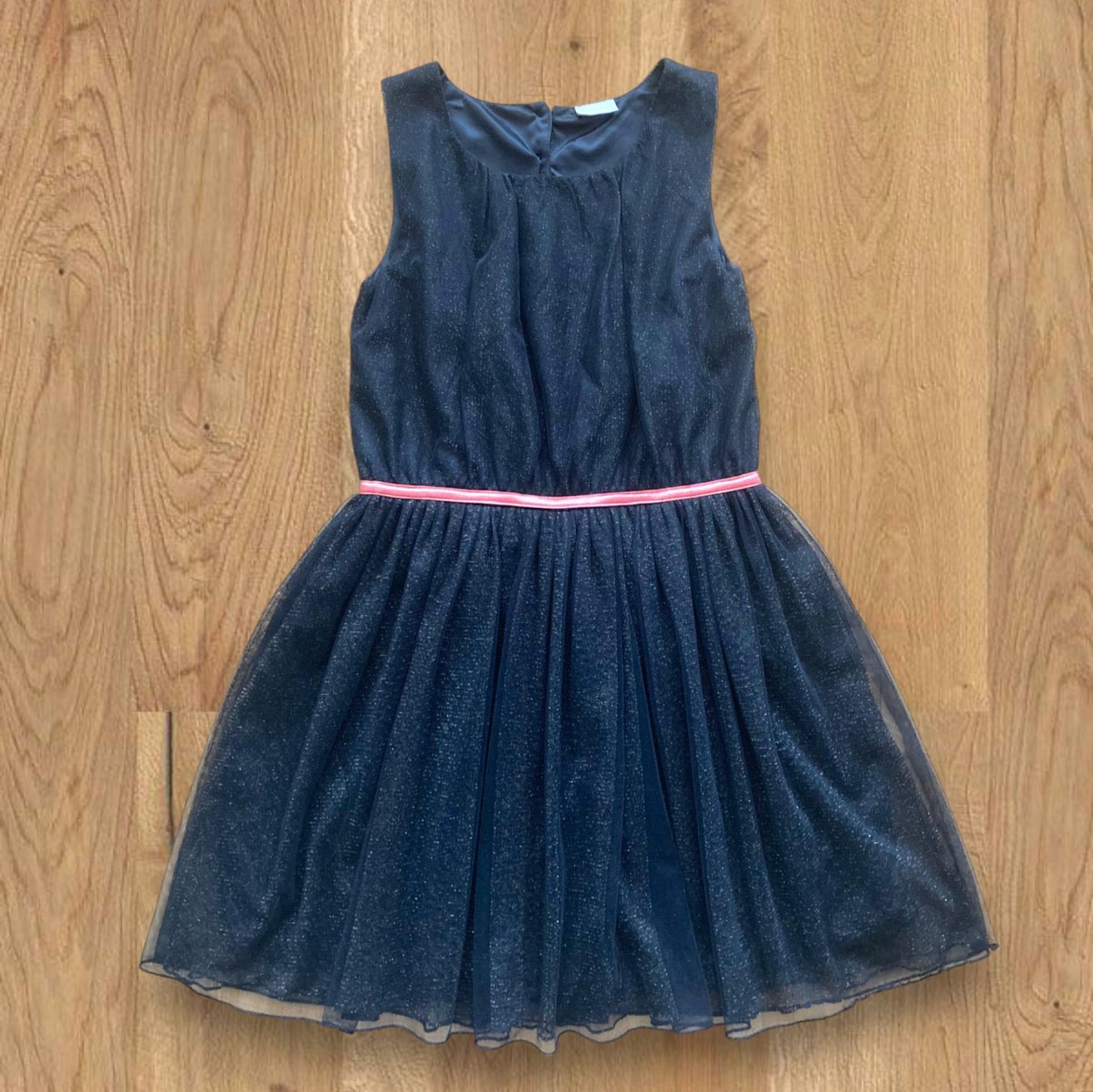 Name It Kleider & Röcke: Glitzer Kleid der Marke name.it, Gr. 146 – Neu (gemäss Beschreibung) aus Basel von Nofretete39