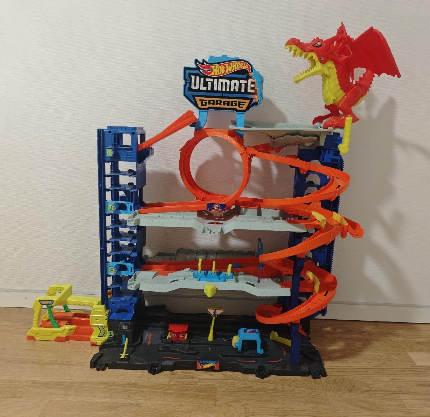 Hot Wheels Giocattoli: Hot Wheels ultimate Garage – Usato da Urdorf venduto da kka_7q9c