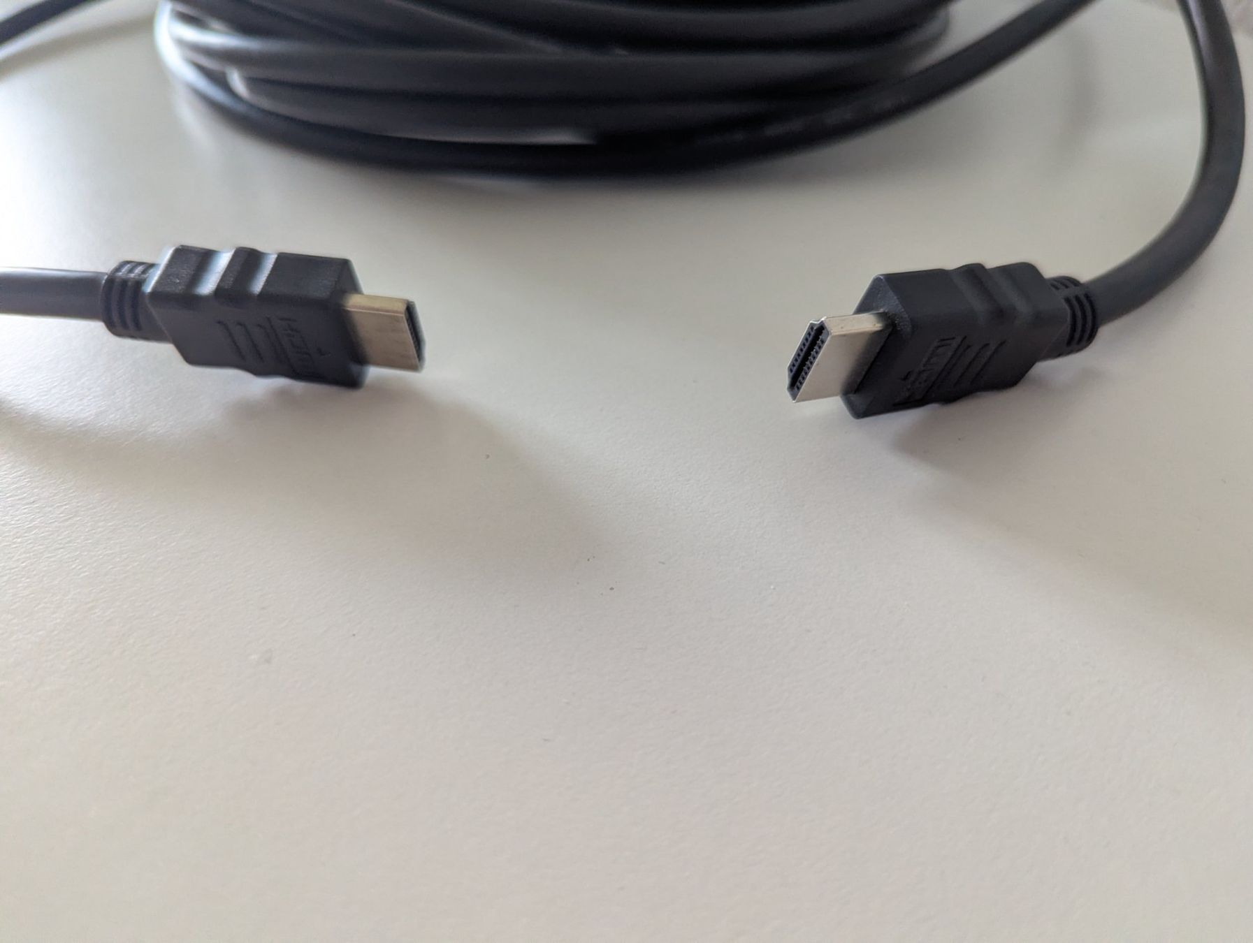 Cavi: Hochwertiges HDMI-Kabel, 10 Meter Länge – Usato da Zürich venduto da eflohmi 2