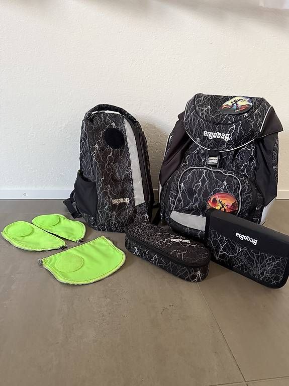 Ergobag Zaini: Ergobag ReflektBär Schulthek-Set – Usato da Kaltbrunn venduto da Ksteger