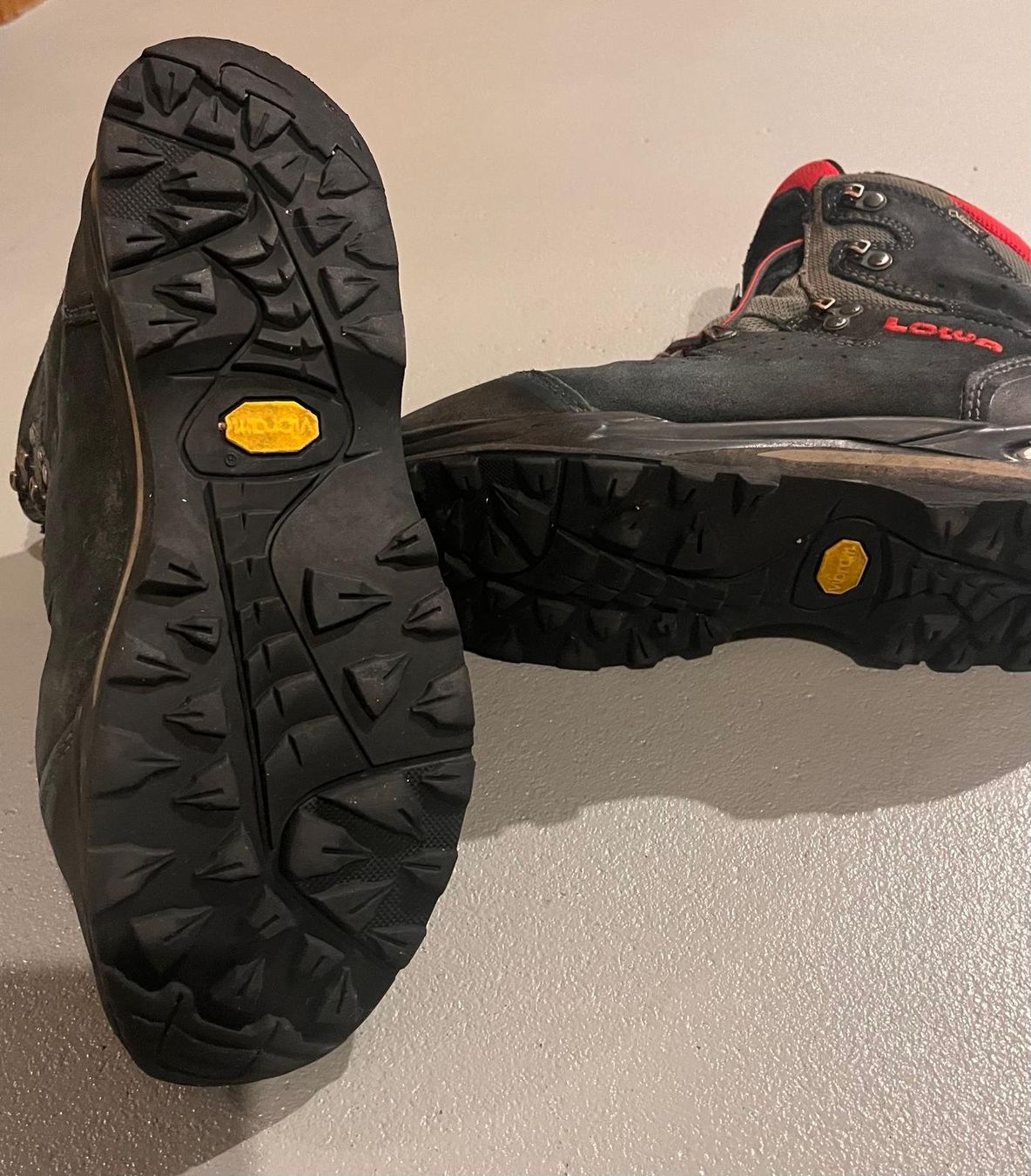 Lowa Herrenschuhe: LOWA Wanderschuhe – Gebraucht aus Effretikon von Speedy074 1