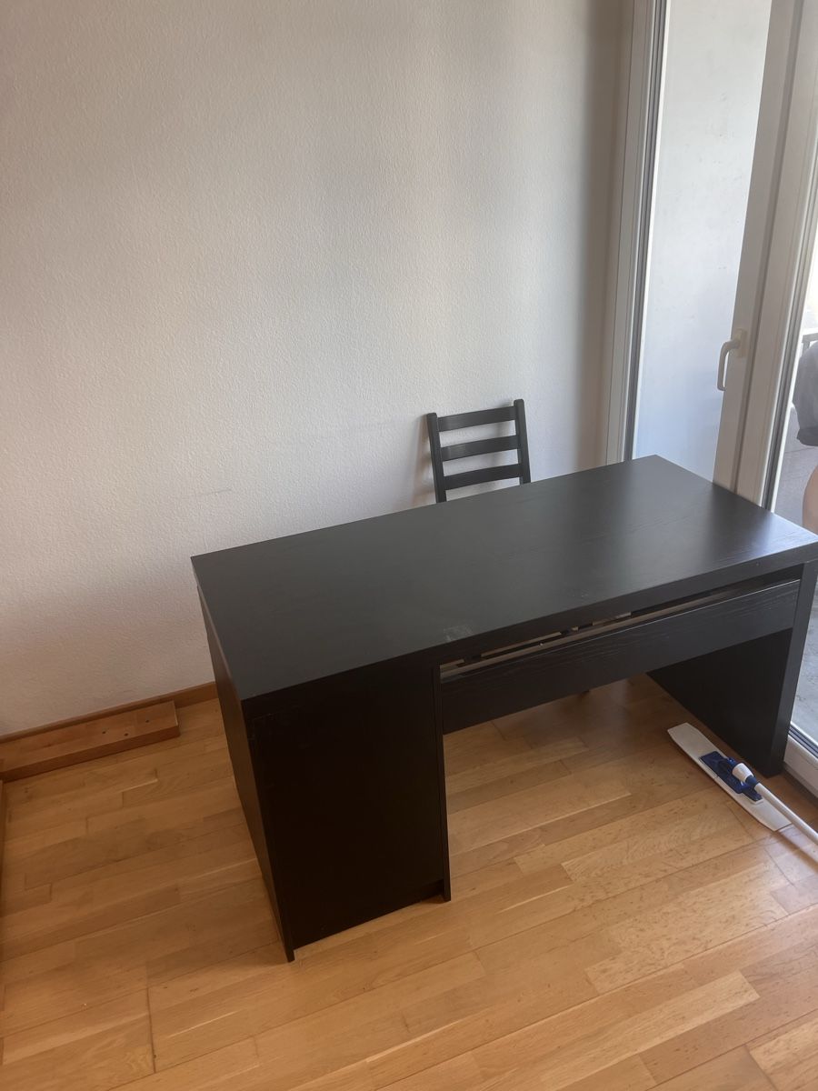 Ikea Tavoli: Schwarzer Tisch mit Kommode grats – Usato da Fruemsen venduto da gruenerhacken.com 2