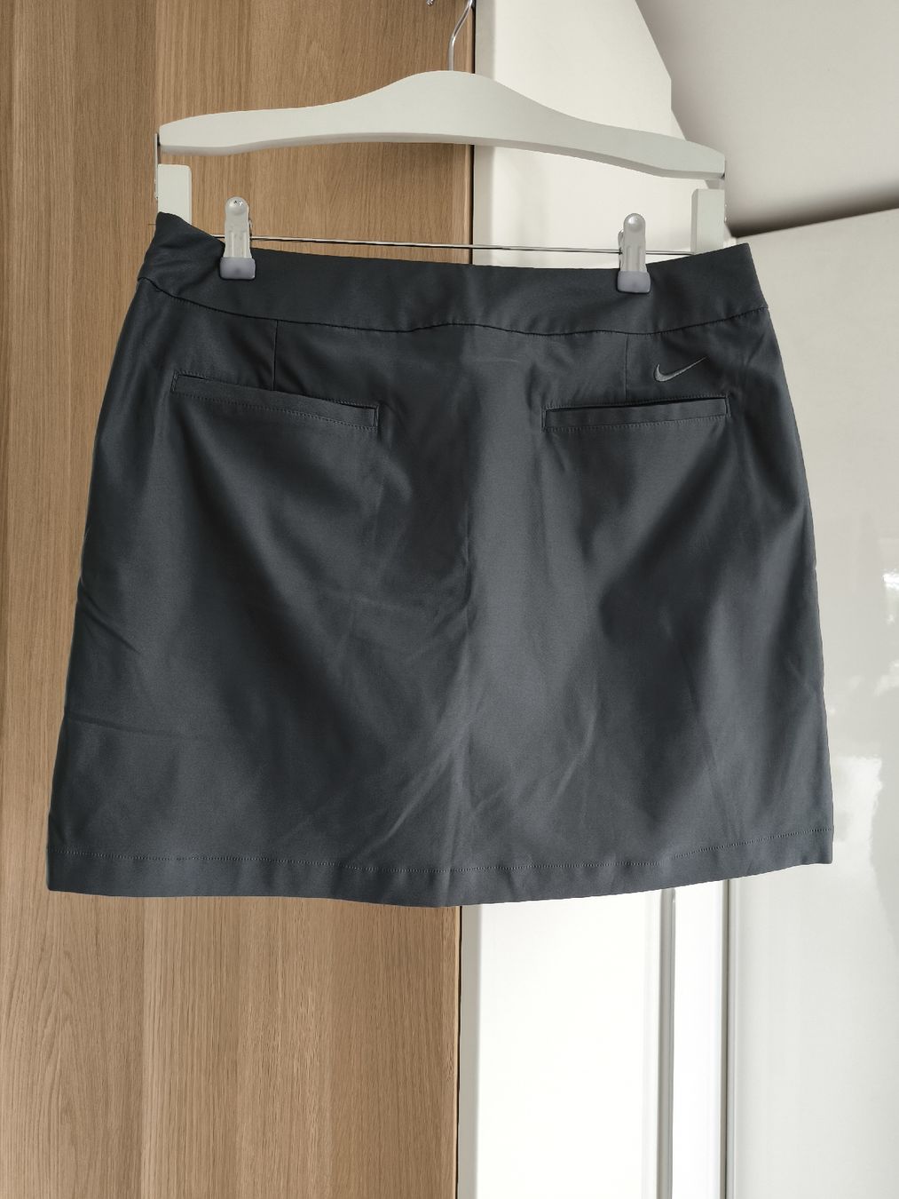 Nike Röcke: Nike Golf Rock, Gr. US 38/ D 40, grau – Gebraucht aus Niederrohrdorf von yan_zkz6 1