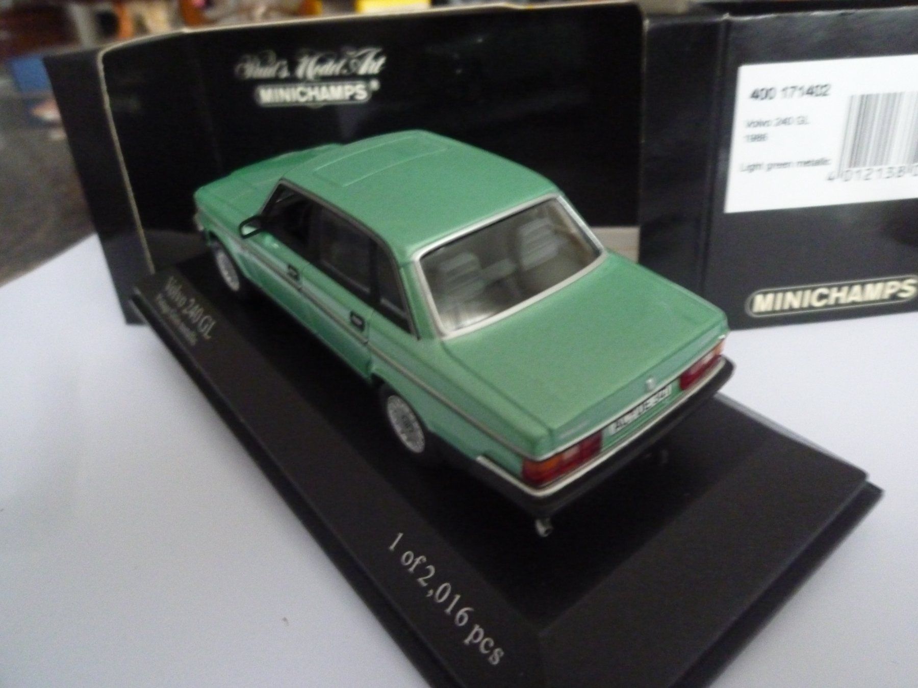 Volvo Modellini d'auto: Volvo 240 GL (1986) – Nuovo e nell'imballaggio originale da Flawil venduto da Imperiosud 3