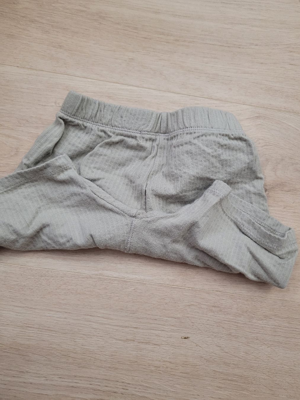 Zara Pantaloni: kurze Hose Gr. 104 – Usato da Lupsingen venduto da sta_wgg5 3