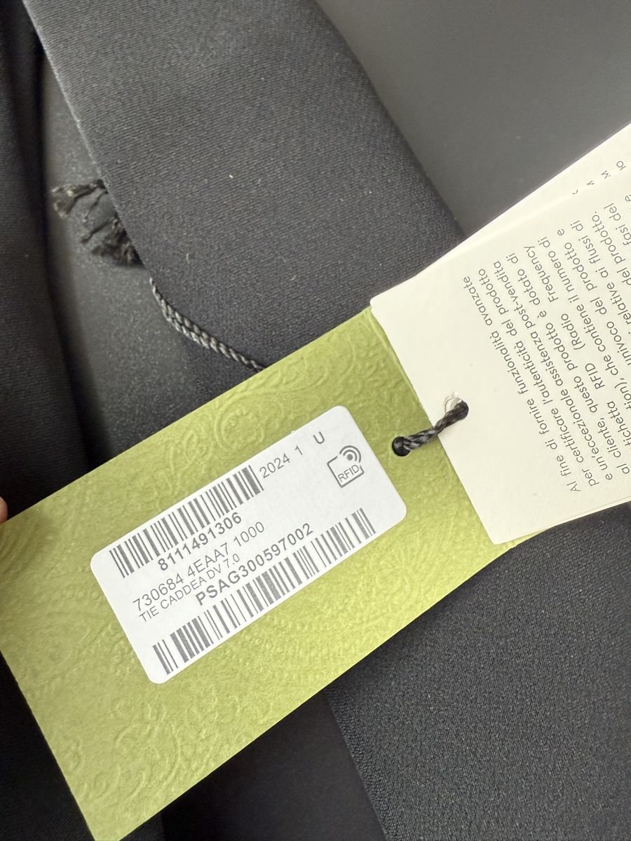 Gucci Cravatte: Gucci Krawatte/ Schwarz/ brandneu – Nuovo e nell'imballaggio originale da Kilchberg ZH venduto da man_7q9s 4