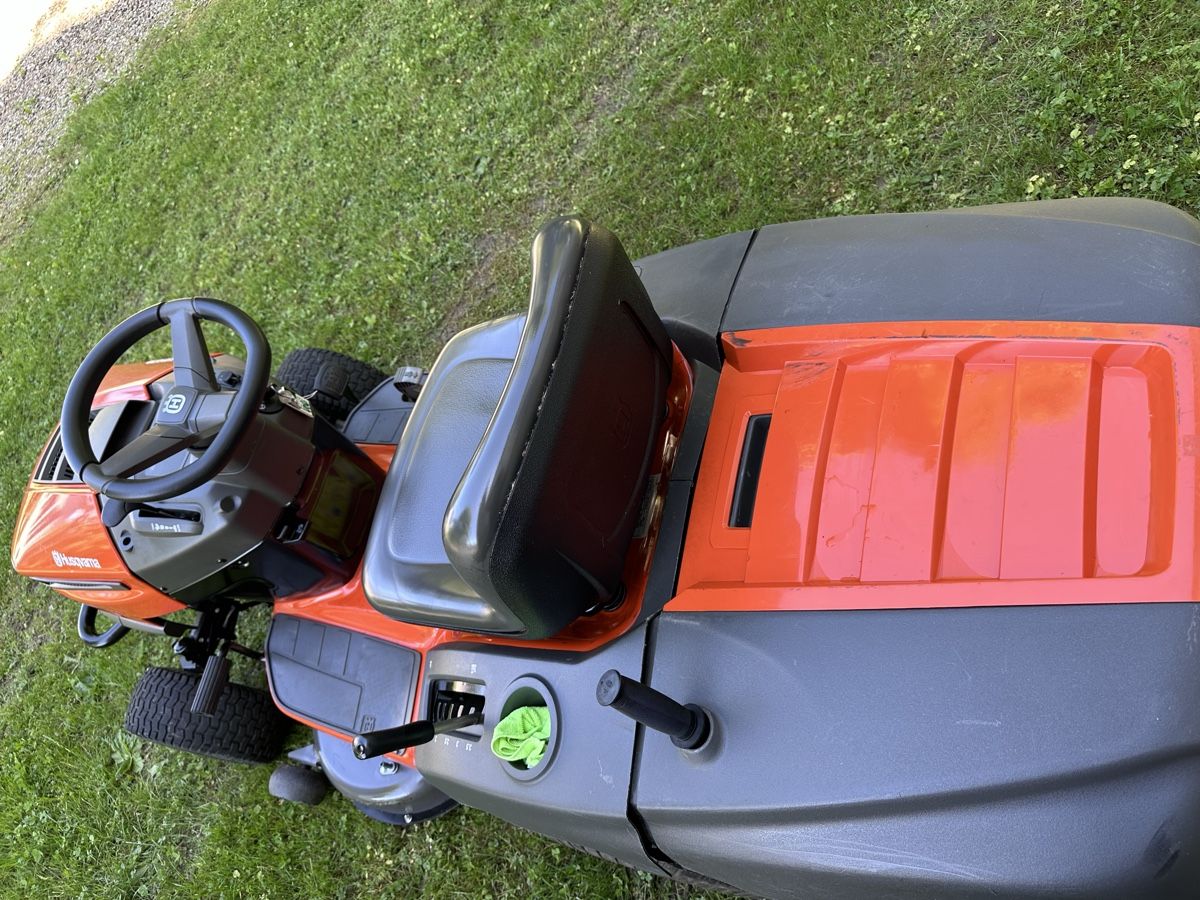Husqvarna Tagliaerba: Rasentraktor Husqvarna TC 238  – Usato da Grossdietwil venduto da kawasaki-kfx 6