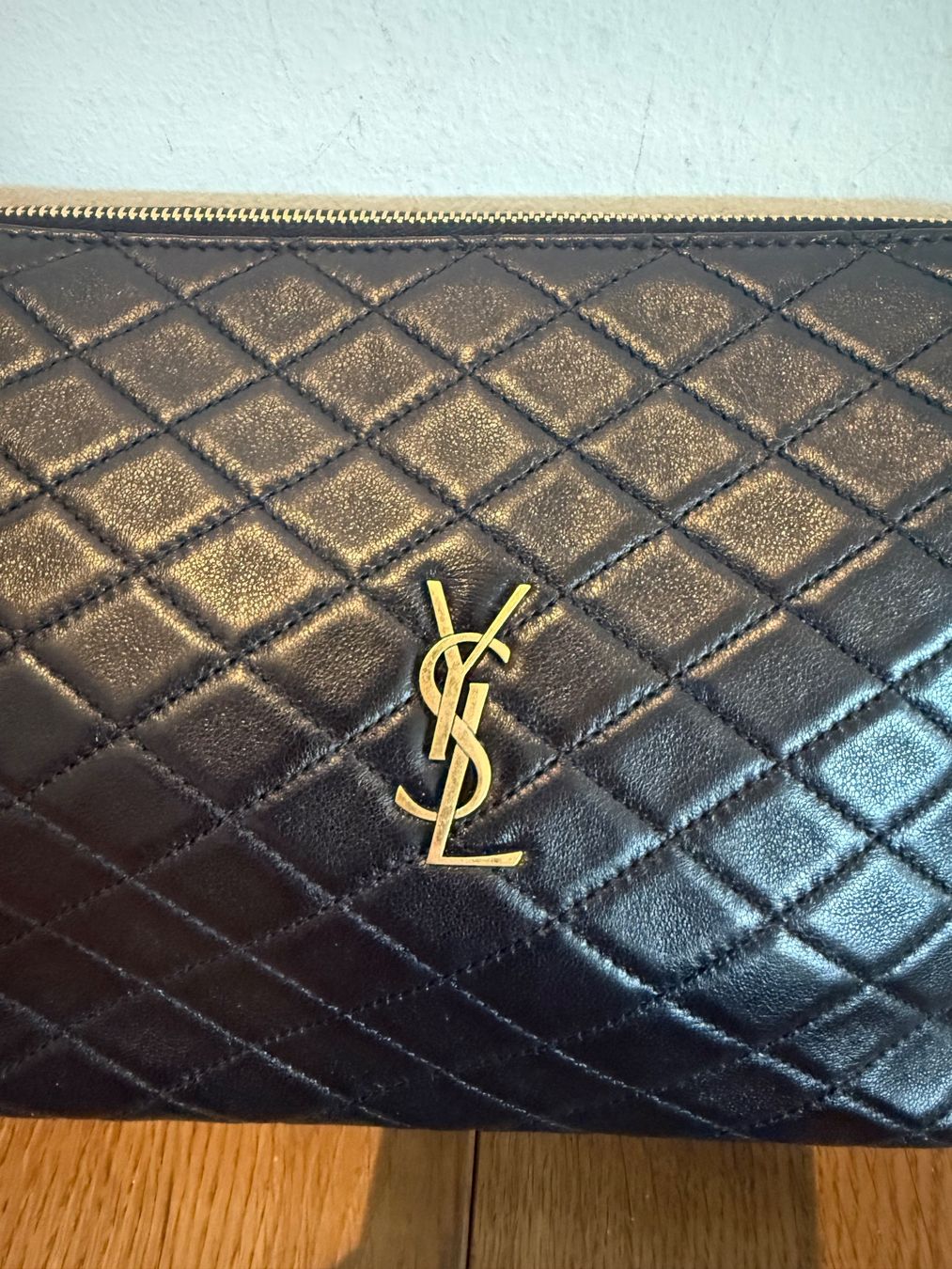 Saint Laurent Borse da donna: Orig. Saint Laurent Pouch schwarz Leder – Nuovo (secondo la descrizione) da Wallisellen venduto da Aboutfashion 2