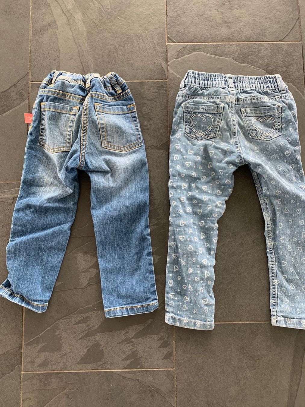 Pantaloni: 2 paar Denim Kinder Jeans, Grösse: 86 / 92 und 98 – Usato da Stetten SH venduto da Urlaub 1