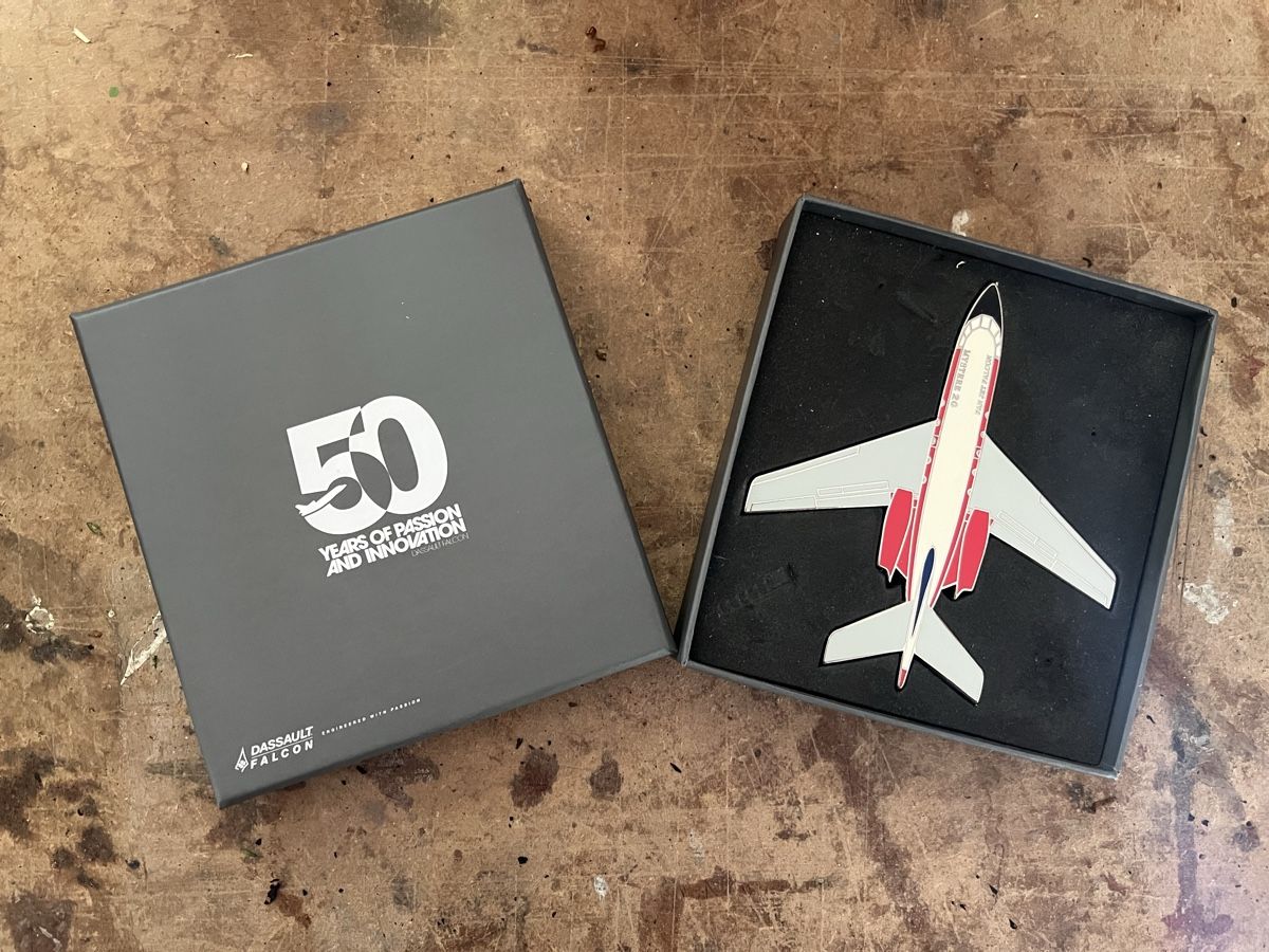 Bicchieri: Presse papier Falcon 20 – Usato da Corcelles-Payerne venduto da jp6_5nss