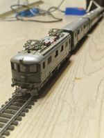 Lima H0 Lokomotive10047  mit 3 Personenwagen 