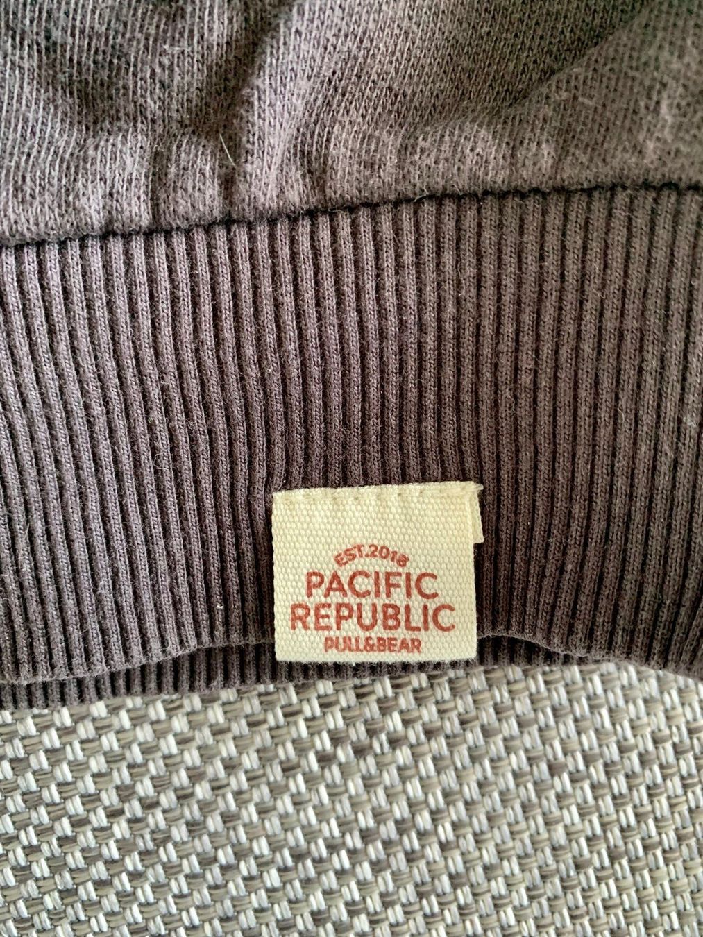 Pullover & Sweatshirts: PULL & BEAR Pullover Grösse XS – Gebraucht aus Hohenrain von Kiendan 3