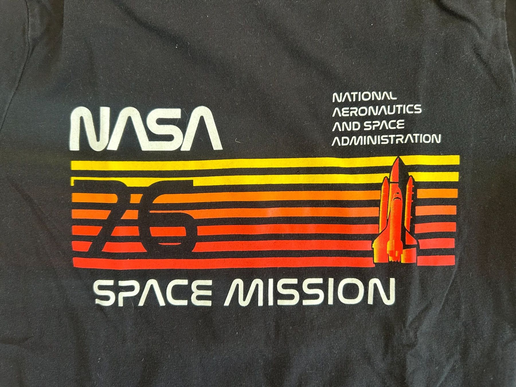 Hemden, T-Shirts & Polos: Kinder- Langarmshirt schwarz NASA 146/152 – Gebraucht aus Grub AR von DukeStatham 1