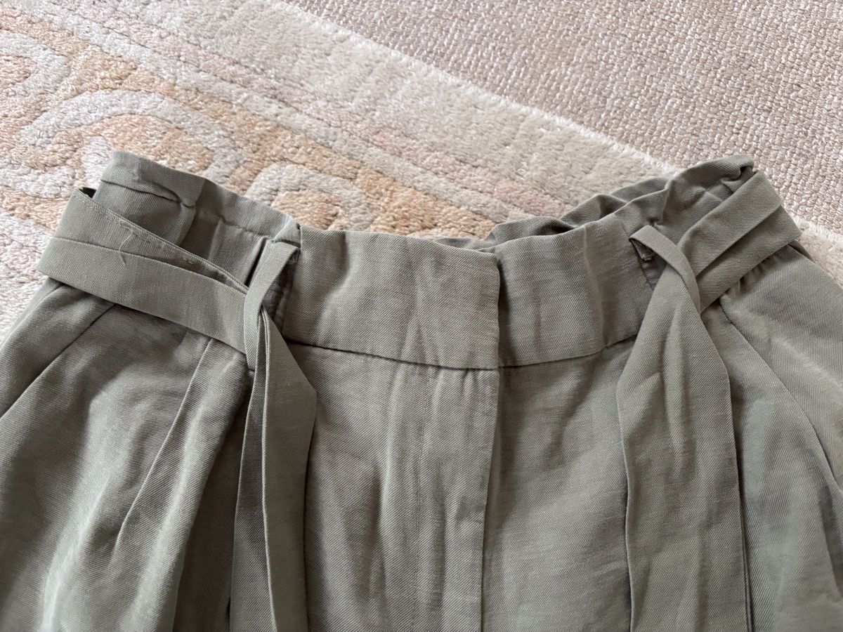 Pantaloni: kurze Stoffhosen – Usato da Eggersriet venduto da car_w5cl 1